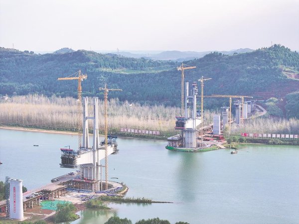 体育游戏app平台为桥梁上部结构施工奠定了坚实基础-开云(中国)kaiyun网页版登录入口